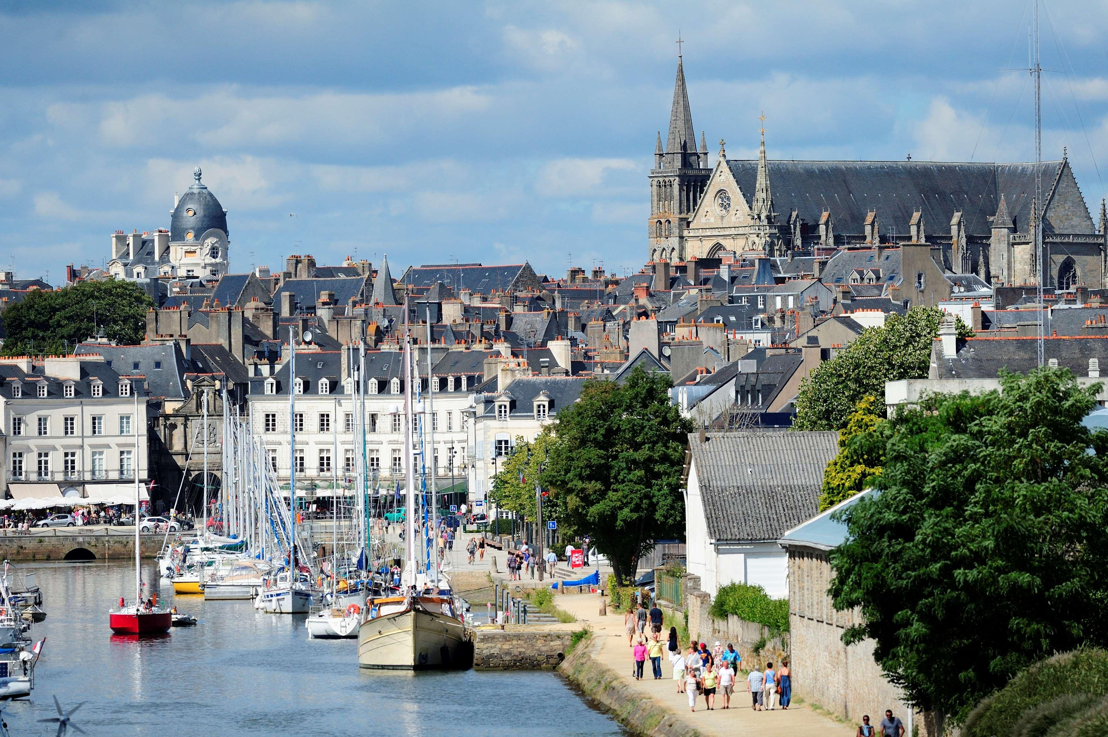 Kyriad Vannes Centre Ville Exterior foto